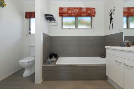 Photo of property in 54 Beaumaris Boulevard, Bethlehem, Tauranga, 3110