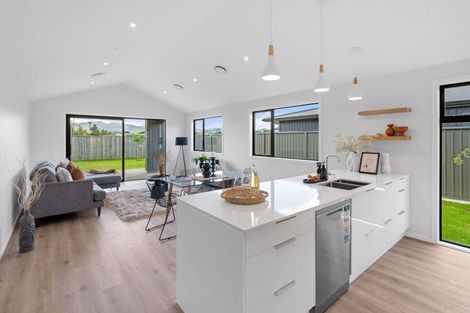 Photo of property in 11 Hereford Drive, Carterton, 5713