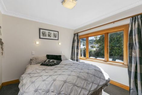 Photo of property in 11 Raine Street, Karori, Wellington, 6012