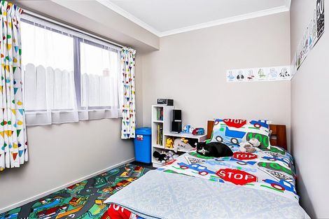 Photo of property in 13a Albert Road, Kelston, Auckland, 0602