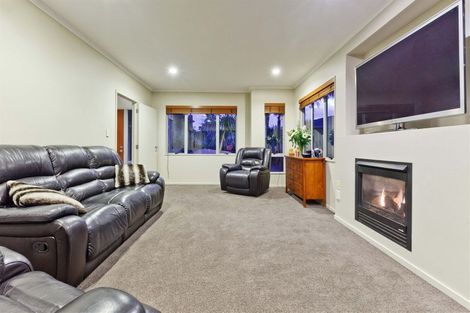 Photo of property in 162 Kittiwake Drive, Schnapper Rock, Auckland, 0632