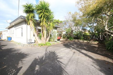 Photo of property in 1/235 Glenfield Road, Hillcrest, Auckland, 0627