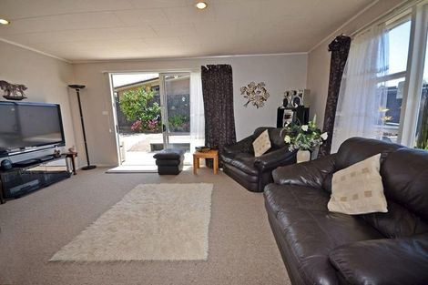 Photo of property in 9 Ballial Place, West Harbour, Auckland, 0618