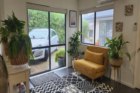 Photo of property in 38 Esther Place, Red Beach, 0932