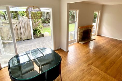 Photo of property in 1/71 Verran Road, Birkenhead, Auckland, 0626