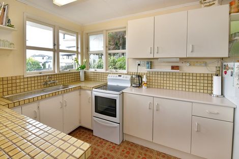 Photo of property in 236 Whangaparaoa Road, Red Beach, 0932