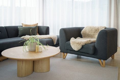 Photo of property in 17 Doug Ledgerwood Drive, Wanaka, 9305