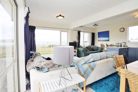 Photo of property in 491 Waikawa-curio Bay Road, Curio Bay, Tokanui, 9884