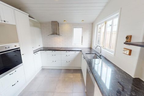 Photo of property in 11 Hereford Street, West End, Palmerston North, 4410