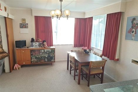 Photo of property in 27 Kennedy Avenue, Feilding, 4702