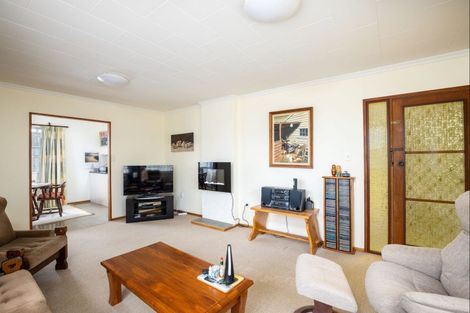 Photo of property in 10 Leon Place, Waitara, 4320