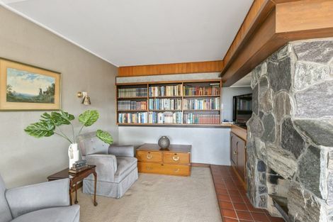 Photo of property in 31 Wadestown Road, Wadestown, Wellington, 6012