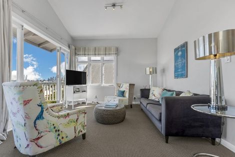 Photo of property in 2/15a Kerr Street, Devonport, Auckland, 0624