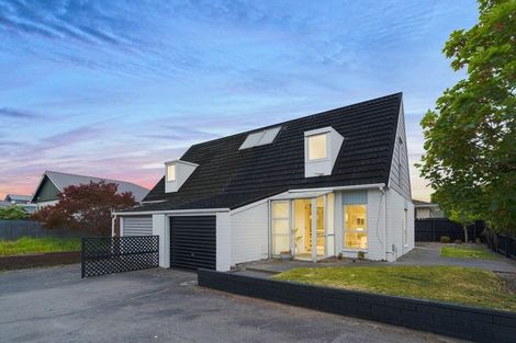 Photo of property in 2/106 Barrington Street, Somerfield, Christchurch, 8024