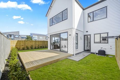 Photo of property in 12 Ocean Breeze Avenue, Hobsonville, 0616