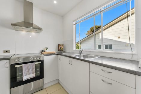 Photo of property in 1/28 Noeleen Street, Glenfield, Auckland, 0629