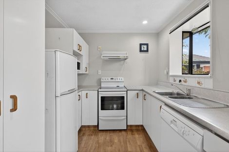 Photo of property in 2/58a Daniels Road, Redwood, Christchurch, 8051