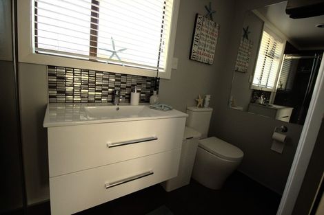 Photo of property in 17 Hawthornden Road, Avonhead, Christchurch, 8042