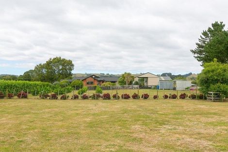 Photo of property in 12 Beach Road, Urenui, 4377