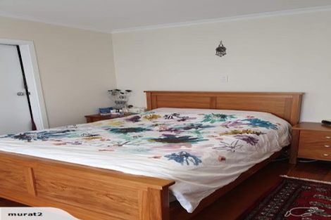 Photo of property in 16 Turville Crescent, Newlands, Wellington, 6037