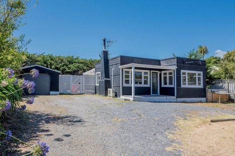 Photo of property in 31 Hemara Street, Waikanae Beach, Waikanae, 5036