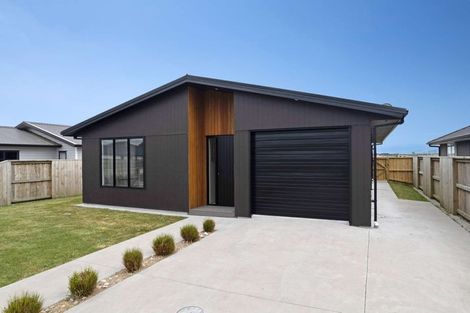 Photo of property in 18 Mcwatters Drive, Ngatea, 3503