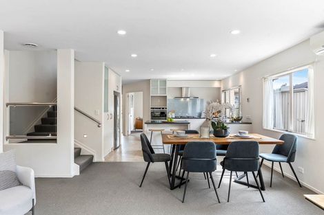 Photo of property in 11 Kouras Place, Flat Bush, Auckland, 2016