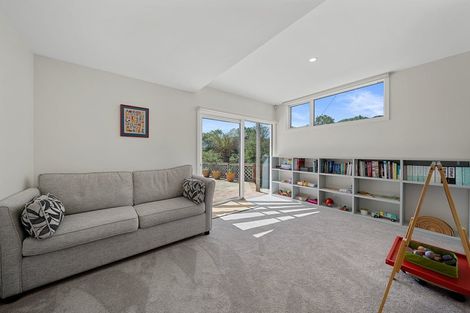 Photo of property in 2/90 Howard Road, Point Howard, Lower Hutt, 5013