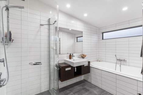 Photo of property in 9 Bayview Park Lane, Orewa, 0931