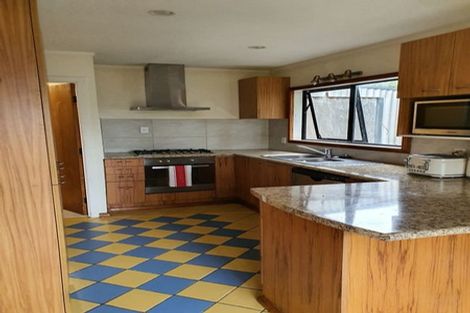 Photo of property in 2/1 Bamboo Grove, Kelston, Auckland, 0602