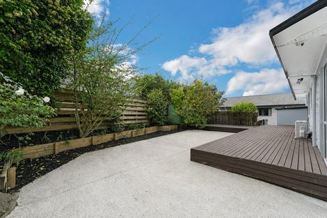 Photo of property in 22 Marvon Downs Avenue, Pakuranga Heights, Auckland, 2010
