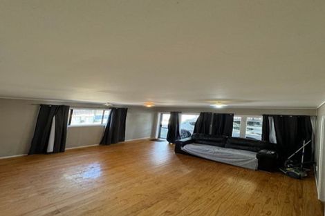 Photo of property in 19 Golf Road, New Lynn, Auckland, 0600