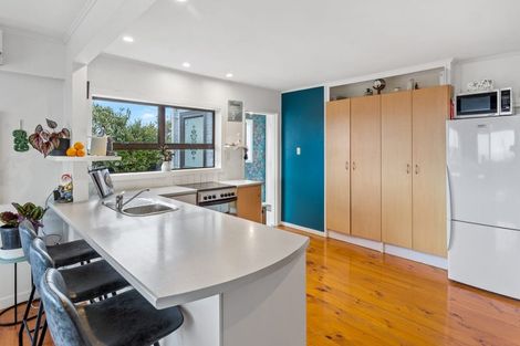 Photo of property in 63 Brightside Road, Stanmore Bay, Whangaparaoa, 0932