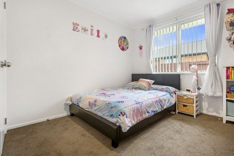 Photo of property in 33 Seabreeze Place, Papamoa Beach, Papamoa, 3118