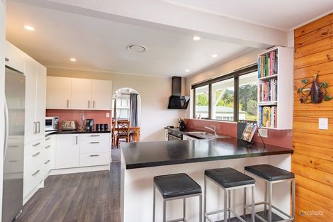 Photo of property in 17b Gemstone Drive, Birchville, Upper Hutt, 5018