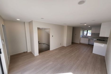 Photo of property in 103 Trias Road, Totara Vale, Auckland, 0629