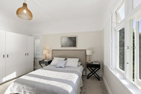 Photo of property in 53 Palliser Road, Roseneath, Wellington, 6011