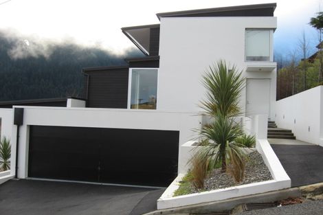 Photo of property in 12 Malaghan Street, Queenstown, 9300