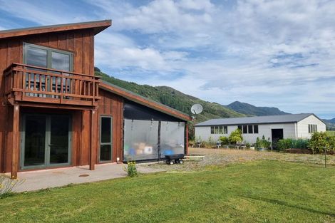 Photo of property in 72 Hotham Street, Murchison, 7007