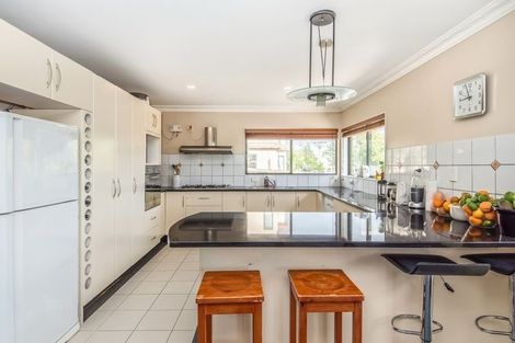 Photo of property in 2/49 College Road, Northcote, Auckland, 0627