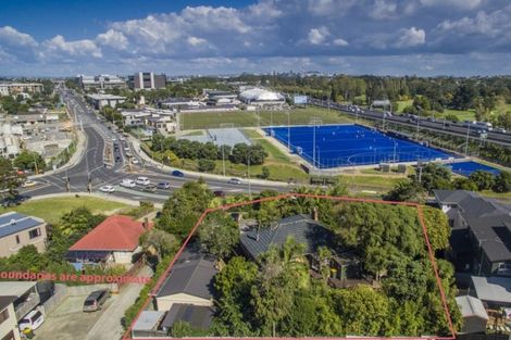 Photo of property in 27-29 Wairau Road, Forrest Hill, Auckland, 0627