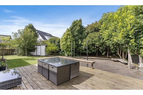 Photo of property in 3 Voltaire Court, Botany Downs, Auckland, 2010