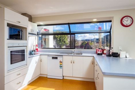 Photo of property in 9 Rimu Terrace, Waikawa, Picton, 7220