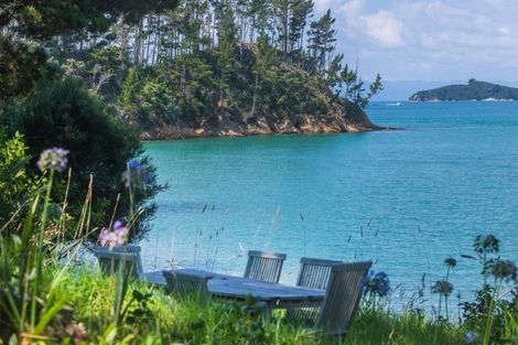 Photo of property in 54 Arran Bay, Waiheke Island, 1971