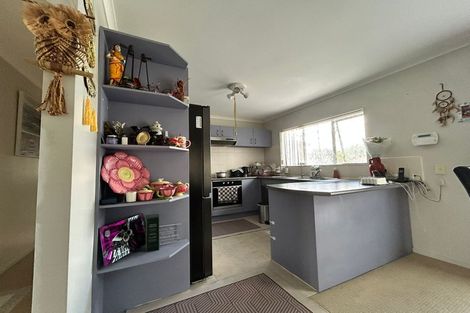 Photo of property in 4 Sid Place, Mangere, Auckland, 2022