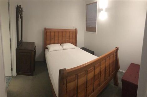 Photo of property in 2/318 Sunset Road, Unsworth Heights, Auckland, 0632