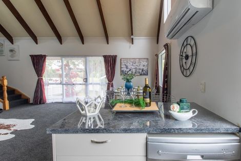 Photo of property in 9 Garland Drive, St Andrews, Hamilton, 3200