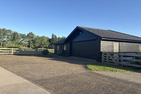 Photo of property in 78a Koraha Road, Kumeu, 0892