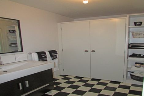 Photo of property in 35 Tremaine Avenue, Two Mile Bay, Taupo, 3330