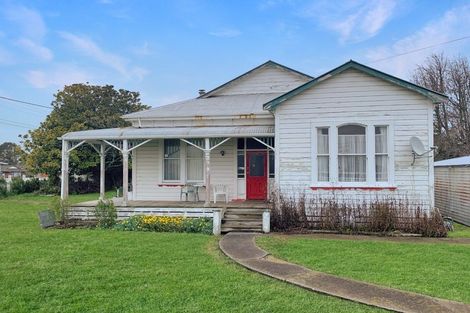 Photo of property in 24 Avenue Road, Foxton, 4814